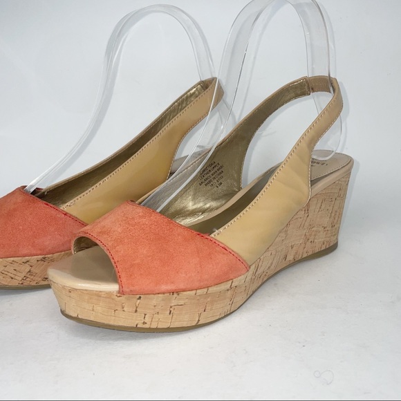 Circa Joan & David Luxe Beige Patent & Suede Wedge - Picture 4 of 8